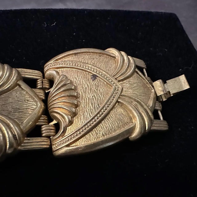 Metal A 1930s Art Deco Gilded Metal Bracelet For Sale - Image 7 of 11