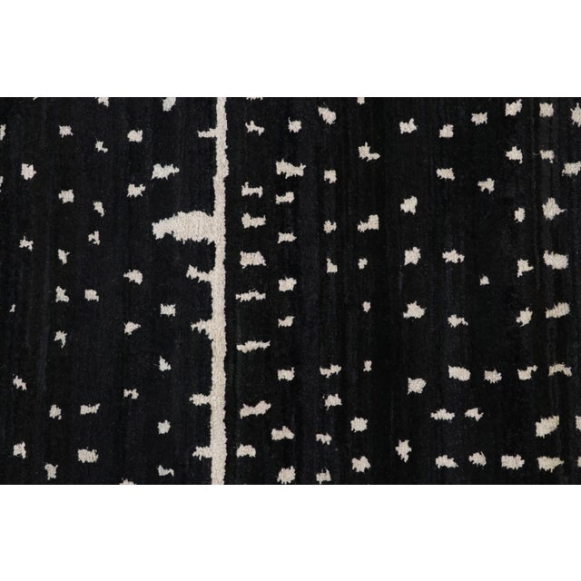 Rug & Kilim’s Modern Moroccan Style Rug in Black and White Geometric Pattern For Sale In New York - Image 6 of 7