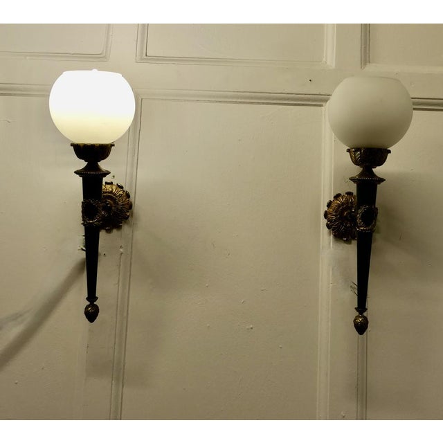French Ormolu Wall Lights, 1960s, Set of 2 For Sale - Image 6 of 9
