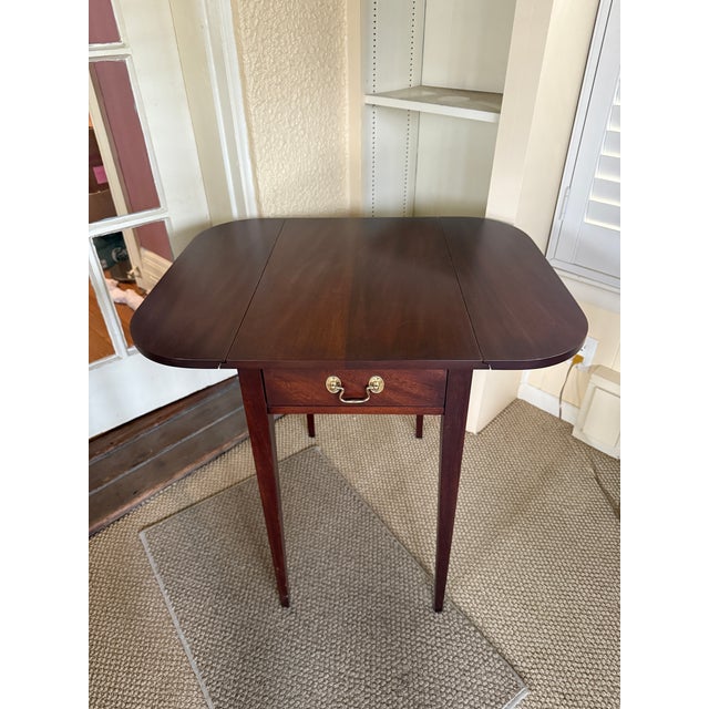 Traditional Henkel Harris Georgian Mahogany Pembroke Drop-Leaf Side Table For Sale - Image 3 of 18