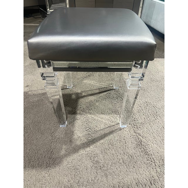 Home Elegance "Tamsin" Vanity With Stool For Sale - Image 11 of 12