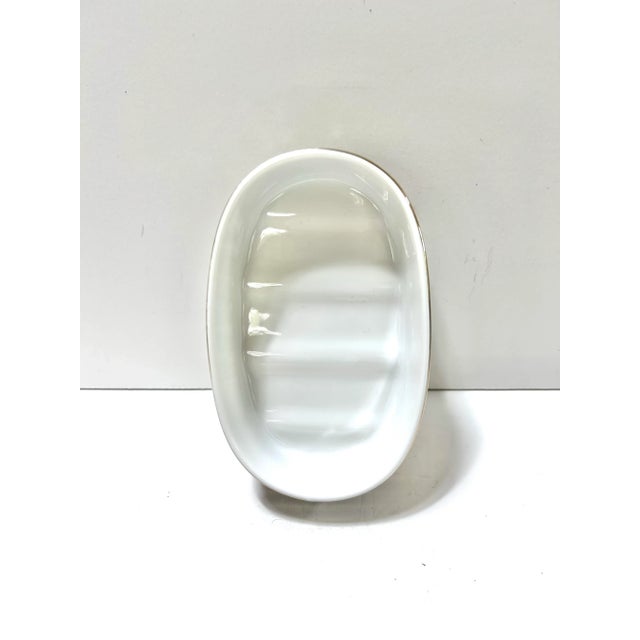 Metal Hollywood Regency Gold Filigree Soap Dish With Porcelain Insert – 1970s Brass For Sale - Image 7 of 7