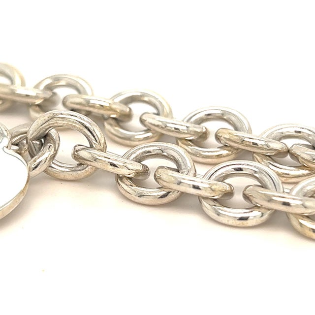 1990s Tiffany & Co Estate Bracelet with Heart Charm Sterling Silver 7.5" 35.6 Grams For Sale In New York - Image 6 of 10