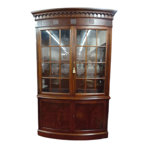 Vintage Hickory Chair China Cabinet, Winterthur Collection