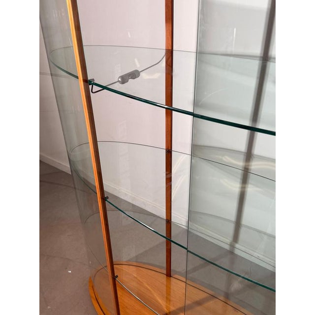 Curved Glass Display Cabinet with Integrated Lighting from Fiam, Italy For Sale - Image 5 of 8