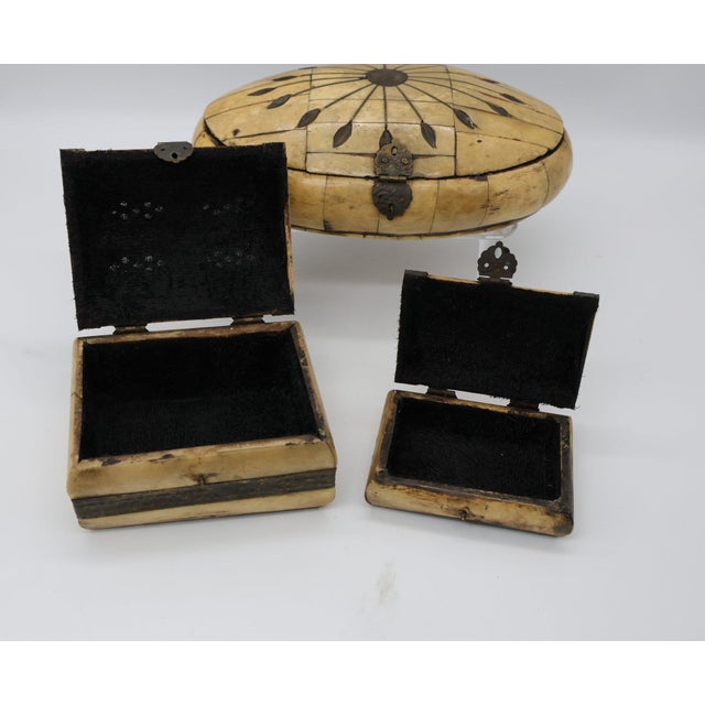 Boho Chic Curated Set of 3 Vintage Handcrafted Camel Bone & Brass Trinket Boxes For Sale - Image 3 of 6