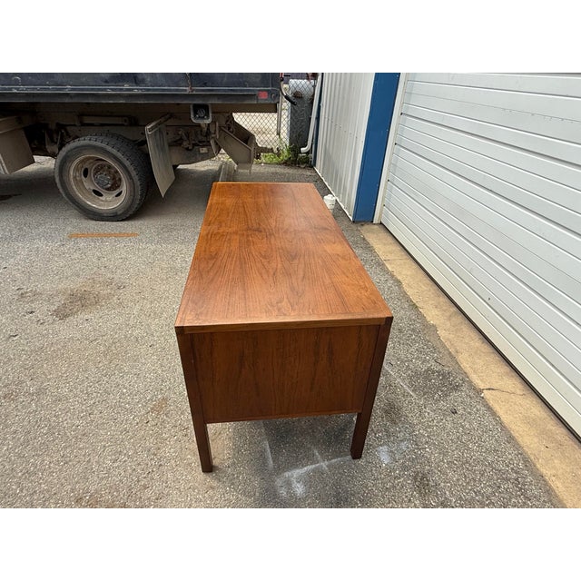 Wood Vintage Mid-Century Modern Jack Cartwright Walnut Desk by Founders For Sale - Image 7 of 12