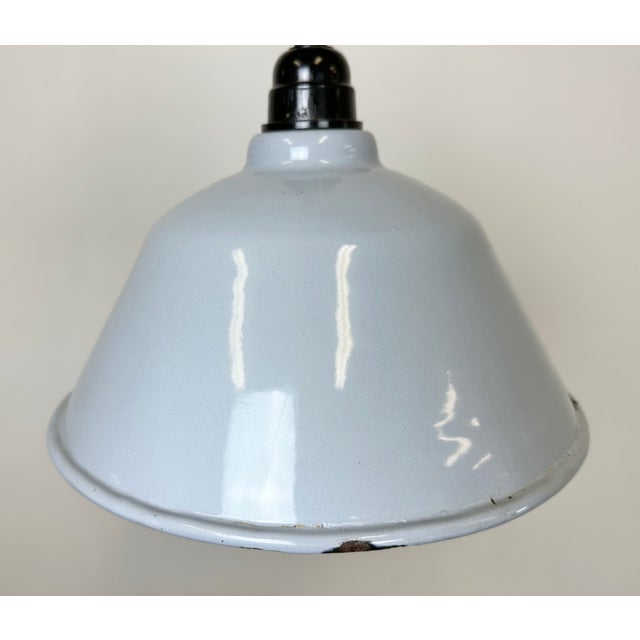 French Industrial Grey Enamel Factory Pendant Lamp, 1960s For Sale - Image 4 of 14