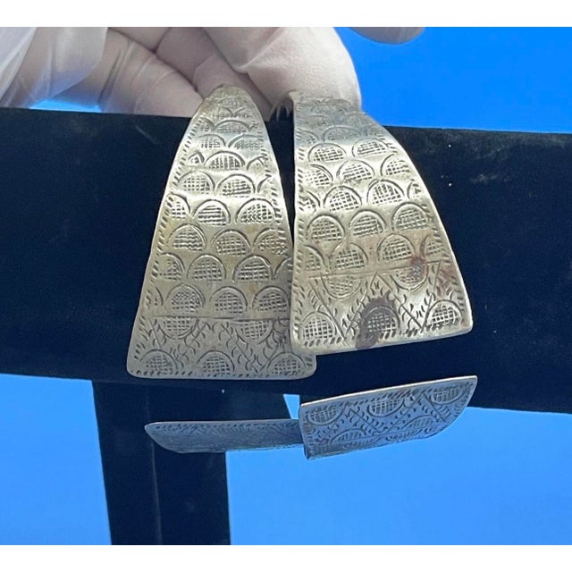 Metal 1990s Hmong Hill Tribe Silver Etched Bangle Cuff Bracelet Set, Vintage For Sale - Image 7 of 11