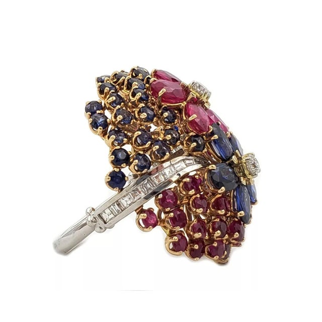 This is a beautiful dome top ring, crafted from 14k white gold featuring a long shape dome with a divider strip in the...