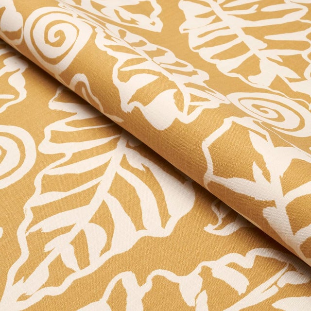 Schumacher SAMPLE - Schumacher Del Mar Indoor/Outdoor Fabric In Marigold For Sale - Image 4 of 4