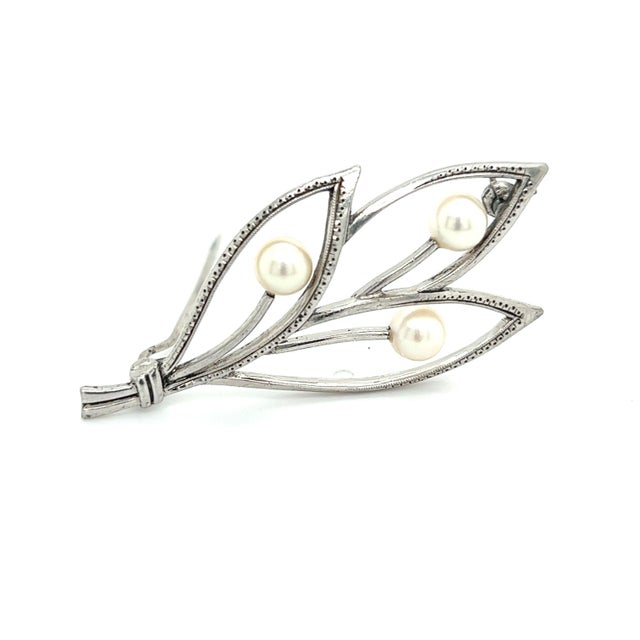 Silver 1990s Mikimoto Estate Akoya Pearl Brooch Pin Sterling Silver For Sale - Image 8 of 12