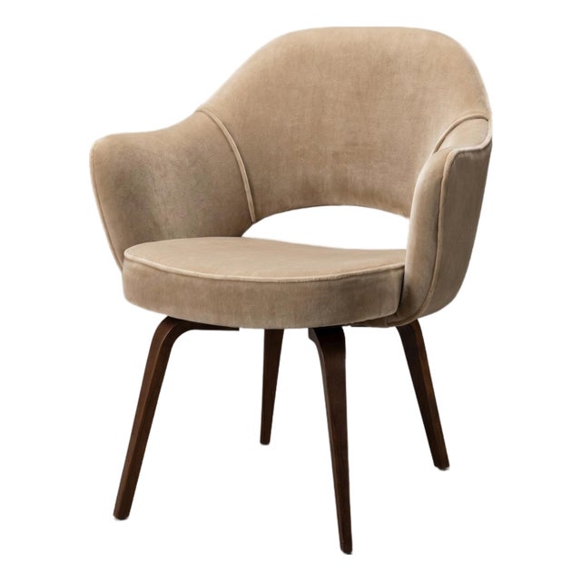 Knoll Saarinen Executive Arm Dining Chairs in Sand Mohair, Walnut Legs For Sale
