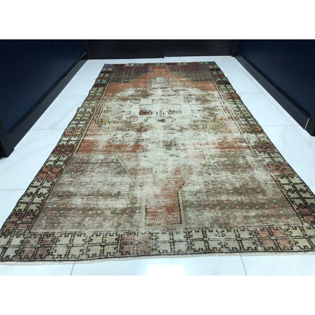 1960s Faded Turkish Oushak Vintage Handmade Tribal Area Rug - 4′2″ × 8′3″ For Sale In Phoenix - Image 6 of 11