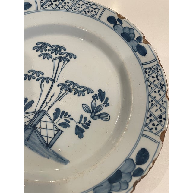 Mid 18th Century 18th-Century Chinese Export Blue and White Plates, Set of 2 For Sale - Image 5 of 15