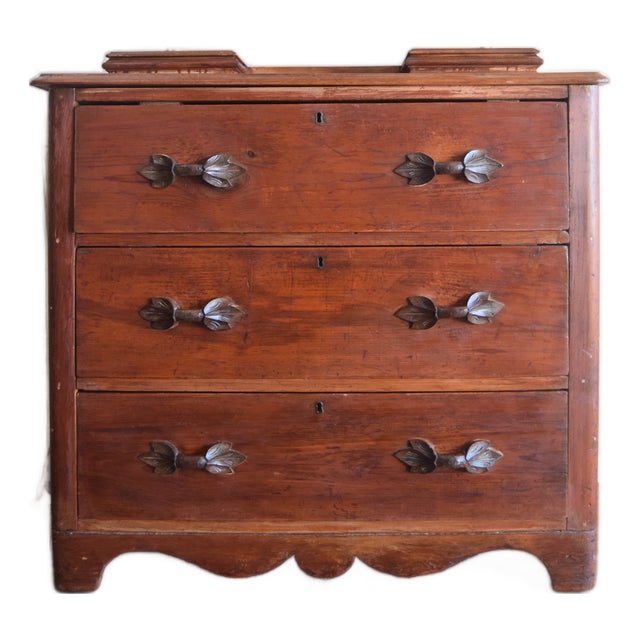 19th-Century American Cherry Chest of Drawers With Original Leaf Pulls For Sale