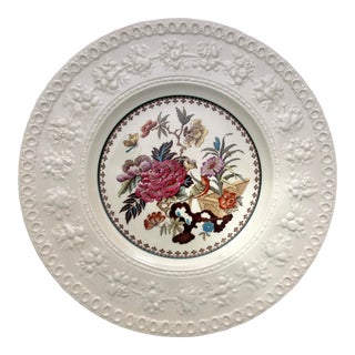 Mid 20th Century Bullfinch Wellesely by Wedgwood Decorative Plate For Sale