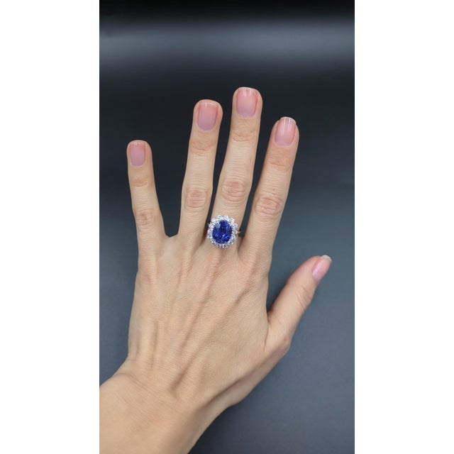 10.21 Carat Natural Blue Ceylon Sapphire Ring and Diamond Ring, Size 6 For Sale - Image 11 of 12