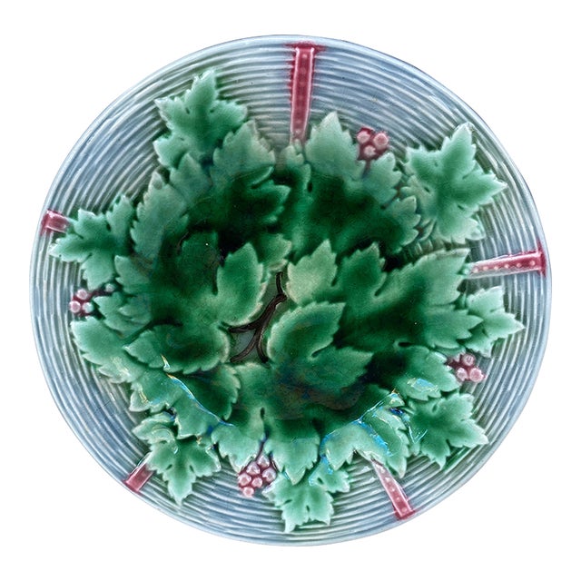 French Majolica Grapes Plate Gien, Circa 1890 For Sale