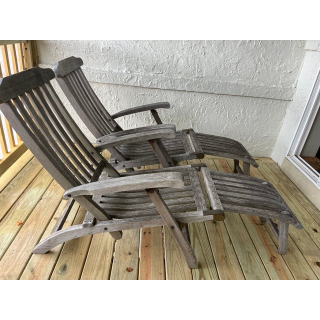 Pair of Kingsley Bate Teak Steamer Deck Chairs With Removable Footrests For Sale - Image 4 of 10