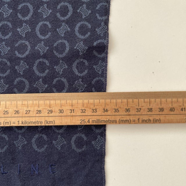 Textile Celine Navy Blue Reversible 60% Cashmere 40% Wool Scarf For Sale - Image 7 of 9