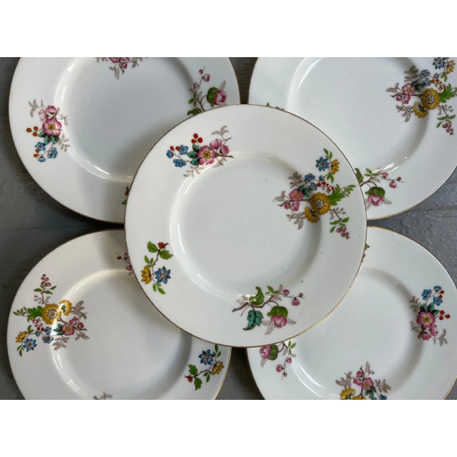 English Early 20th Century Minton Porcelain Small Bread Plates in a Flower Sprig Pattern - Set of 5 For Sale - Image 3 of 13