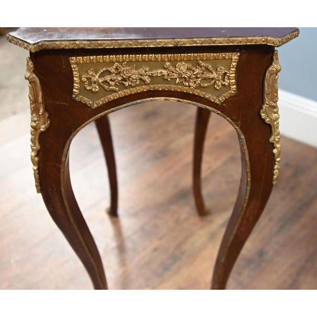 French Louis XV Revival Marquetry Side Tables with Inlay, Set of 2 For Sale - Image 4 of 5