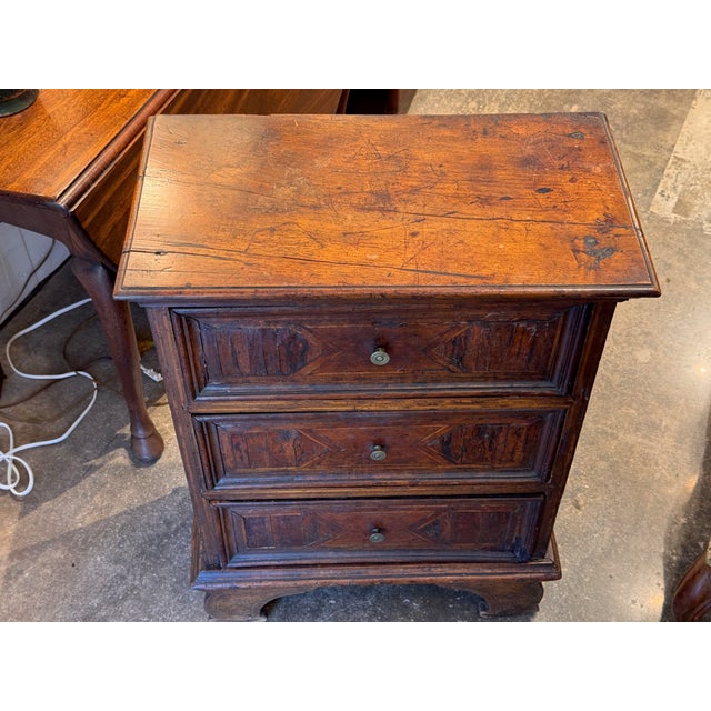 Wood 18th Century Italian Inlaid Commode For Sale - Image 7 of 12