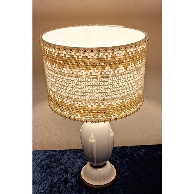 French Art Deco Cream Ceramic Table Lamp with Handmade Fabric Shade, 1920s For Sale - Image 3 of 12