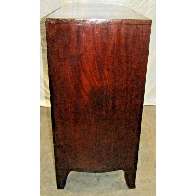Early 19th Century Federal Style Mahogany Chest of Drawers For Sale - Image 13 of 16