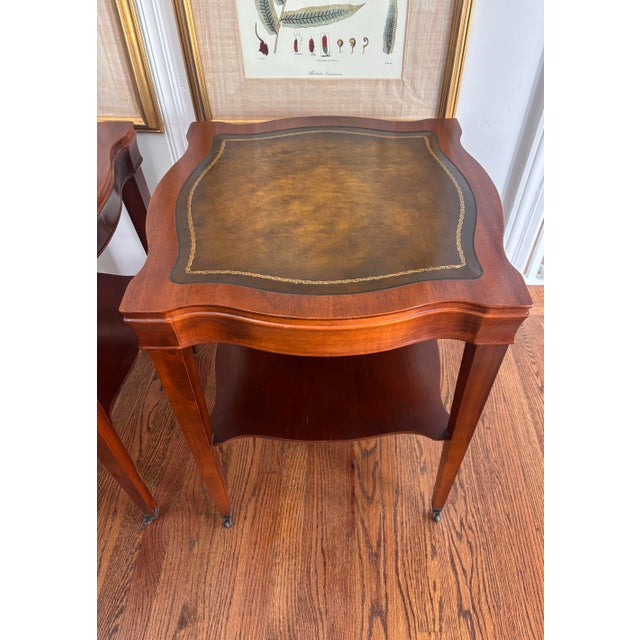 Early Twentieth Century Mahogany and Leather-Top Library Single Shelf Federal Style Side Tables, a Pair For Sale - Image 9 of 14