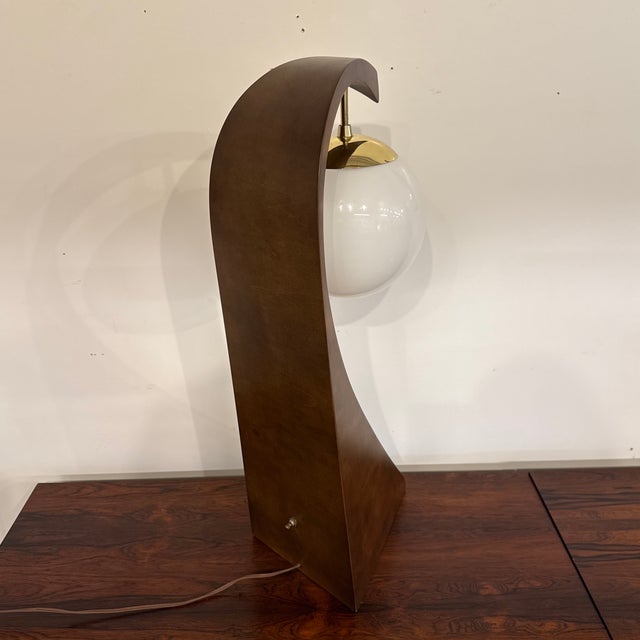 Wood Mid Century Modern Modeline Wave Table Lamp in Walnut and Brass For Sale - Image 7 of 7