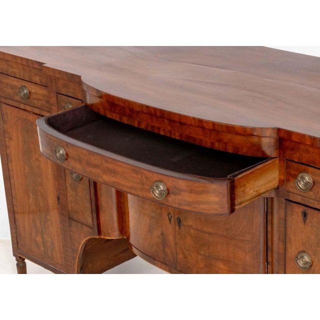 American Federal Figured Mahogany Sideboard For Sale In New York - Image 6 of 9