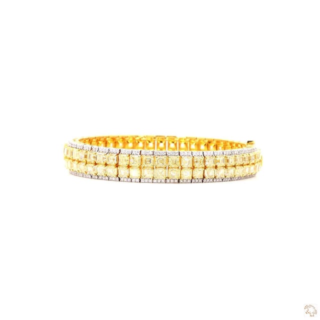Modern 1.32 Carat Round Brilliant Cut White Diamond Yellow Diamond Gold Bracelet For Sale - Image 3 of 9