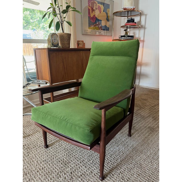 A Mid Century Modern Lounge Chair From Guy Rogers’ Iconic “Manhattan” Line, Made in the Uk, Circa 1960s For Sale In Houston - Image 6 of 12