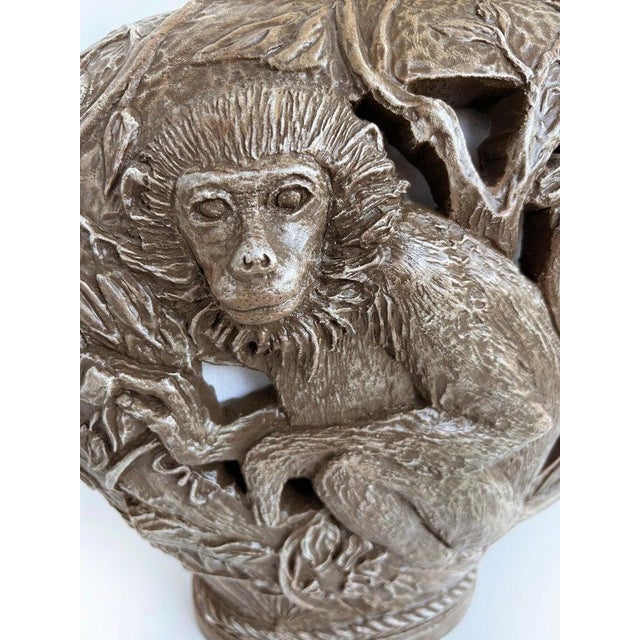 Late 20th Century Hollywood Regency Sculptural Monkey Table Lamp, Original Finial For Sale In Miami - Image 6 of 10