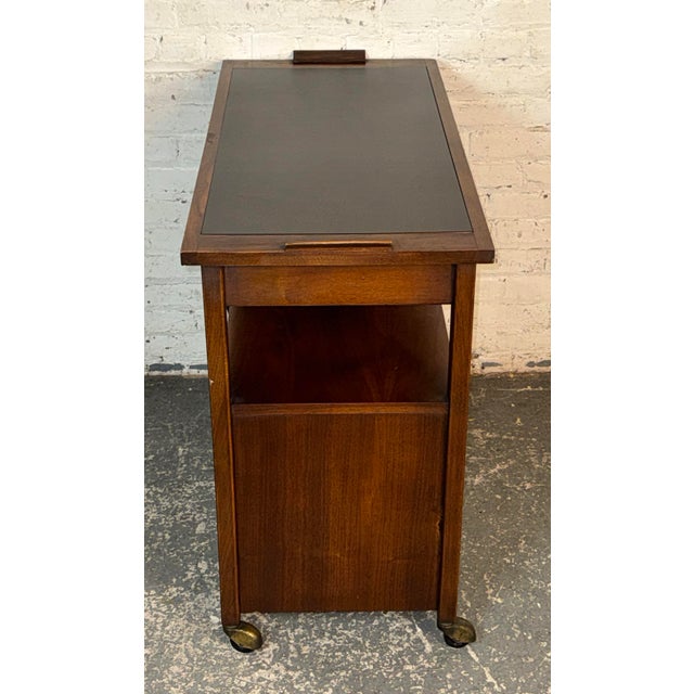 Mid-Century Modern Black Topped Walnut Bar Cart For Sale In New York - Image 6 of 11