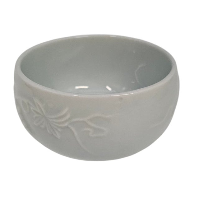 Set of 5 Vintage Korean Celadon Lidded Rice Bowls With Grape and Leaf Relief Motif For Sale In San Francisco - Image 6 of 11