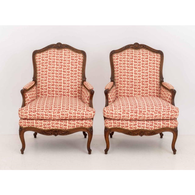 French Pair of Louis XV Style Red and White Fabric Upholstered Walnut Bergeres For Sale - Image 3 of 13
