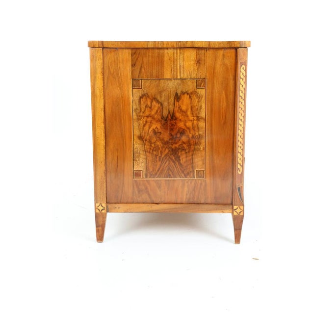 Louis XVI Commode Inlaid in Walnut, 1790 For Sale - Image 15 of 17