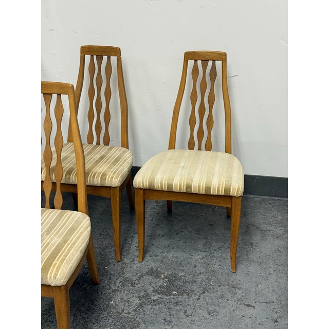 American of Martinsville Mid 20th Century Sculpted Spindle-Back Dining Chairs, Set of Four For Sale - Image 10 of 12