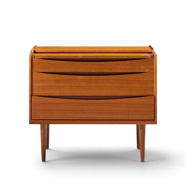 Arne Vodder for Sibast Mid Century Danish Teak Dressing Table Vanity Dresser This vanity measures: 33.75 wide x 18 deep x...