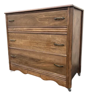 Traditional Style Walnut 3- Drawer Chest of Drawers