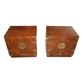 1970s Pair of Vintage Henredon Tansu Asian Campaign Style Nightstands For Sale
