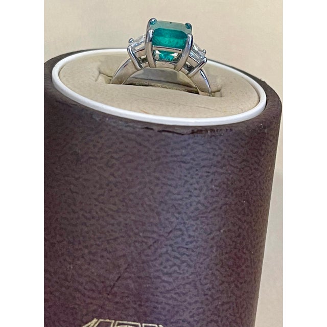 Contemporary 3.58 Carat Cushion Cut Colombian Emerald & 0.8 Ct Diamond Ring in 18K White Gold For Sale - Image 3 of 18