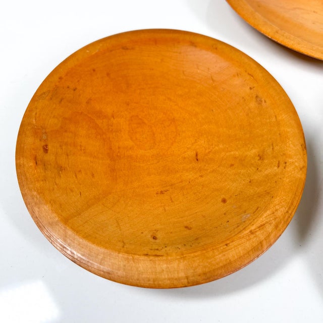 1940s 1940s Set of Three Hand Turned Maple Wood Plates Paul McCobb Russel Wright Era For Sale - Image 5 of 10