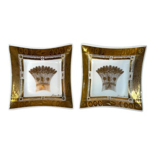 Mid-Century Modern Signed Georges Briard 22k Gold Wheat Sheaf Square Dishes - A Pair For Sale