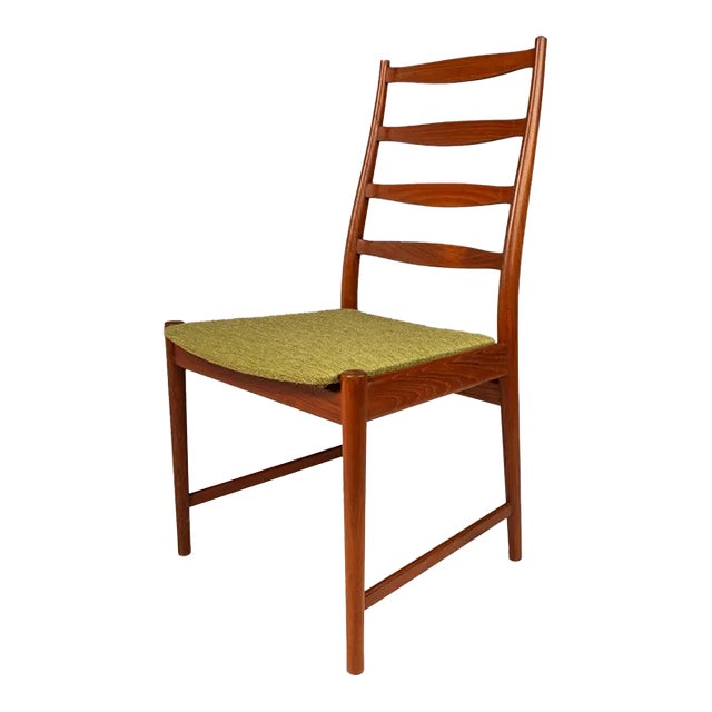 Mid-Century Danish Modern Contoured Ladderback Side / Desk Chair in Teak by Torbjorn Afdal for Vamo, Denmark, C. 1960s For Sale