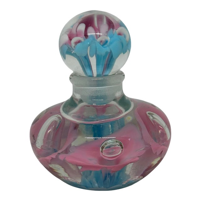 Vintage Joe St. Clair Controlled Bubble Ice Pink Blue Trumpet Flowers 4 1/4” Perfume Bottle Paperweight For Sale
