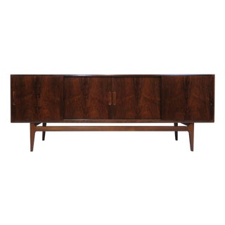 Mid 20th Century Elegant Danish Brazilian Rosewood Credenza For Sale